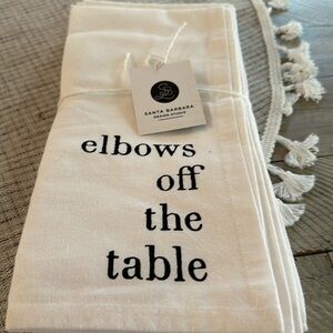 Santa Barbara Design Studio Set of 6 Dinner napkins